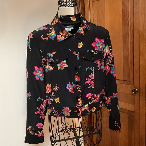 maggie L Tops - Vintage Maggie L silk jacket, 8P